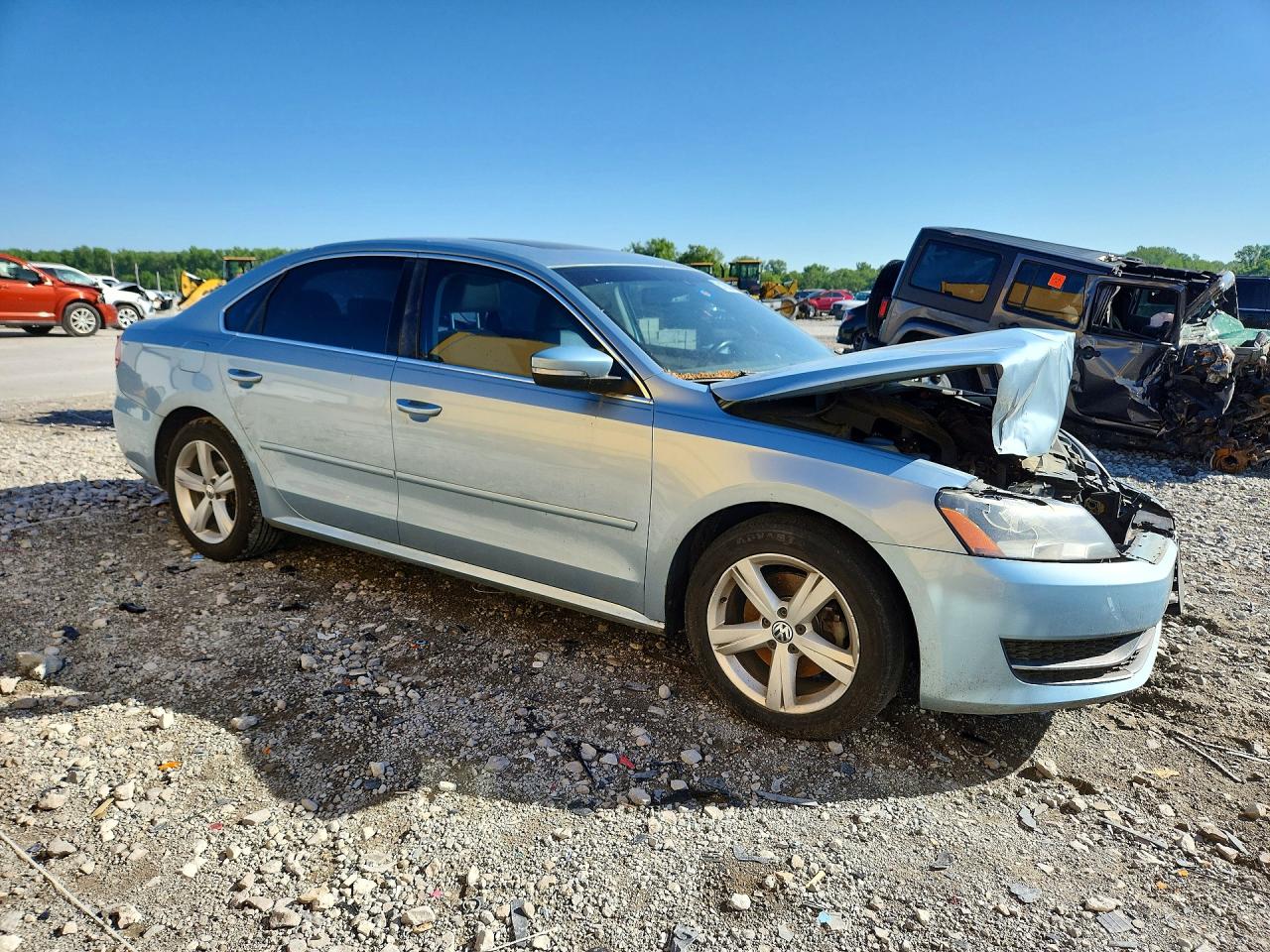 VOLKSWAGEN PASSAT 2013 — 5
