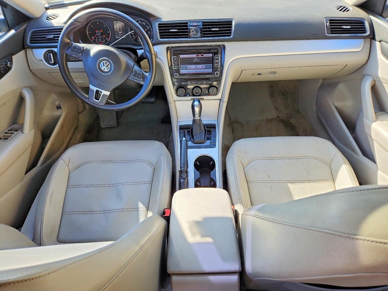 VOLKSWAGEN PASSAT 2013 — 9