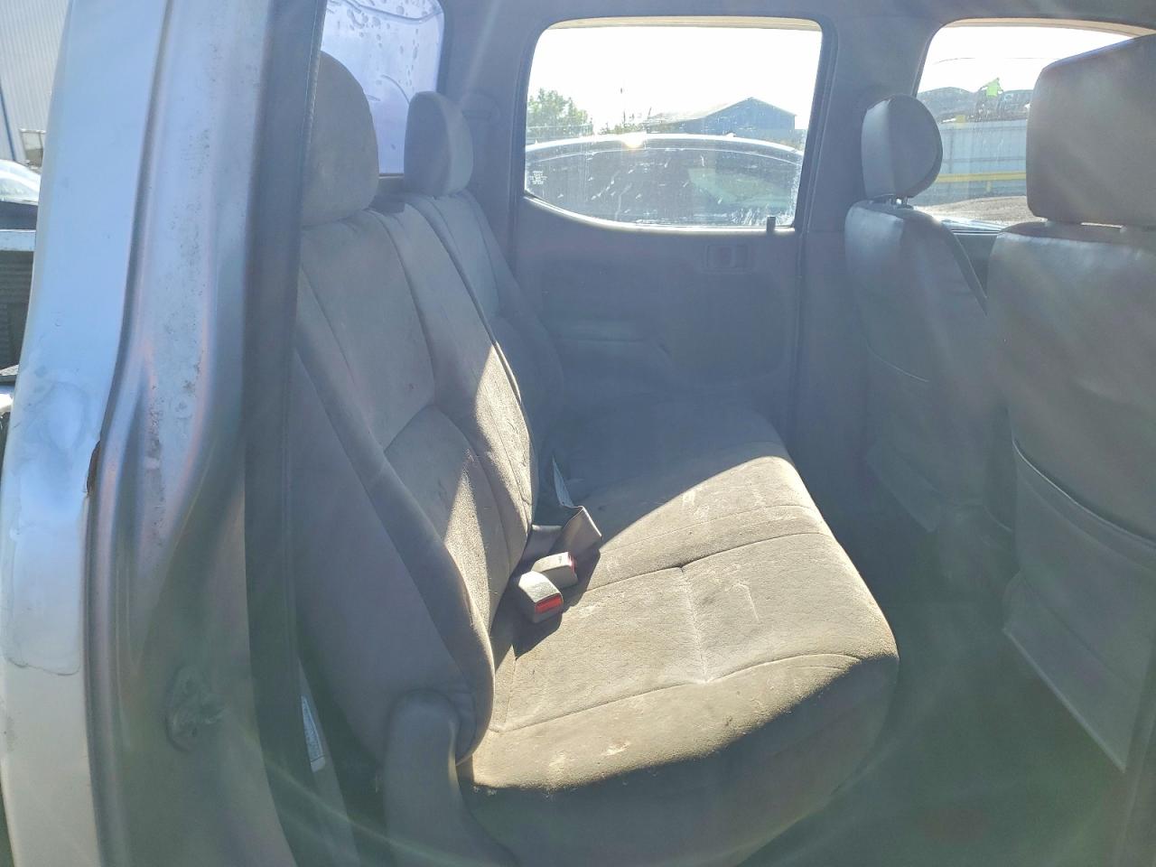 TOYOTA TACOMA 2001 — 11