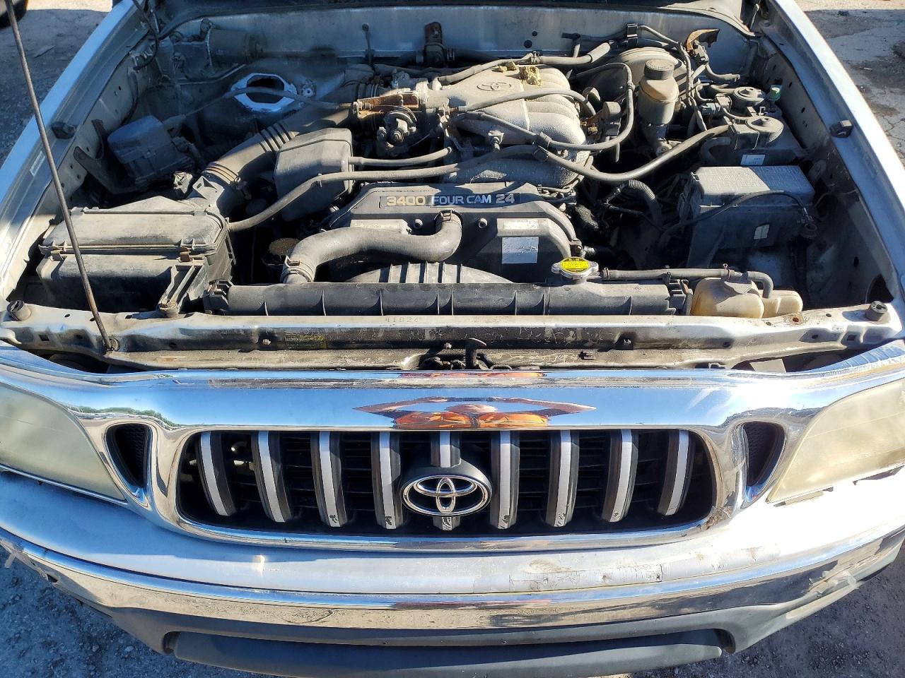 TOYOTA TACOMA 2001 — 12