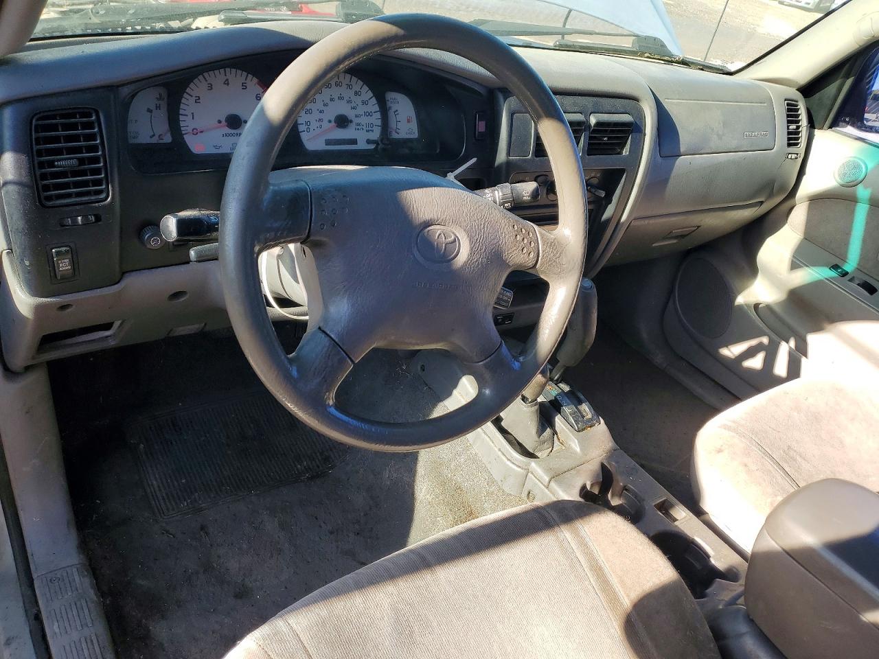 TOYOTA TACOMA 2001 — 9