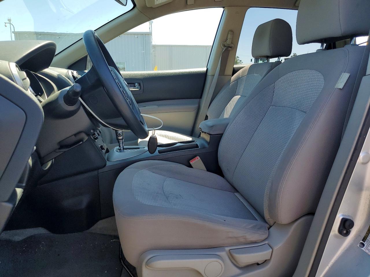 NISSAN ROGUE 2010 — 8