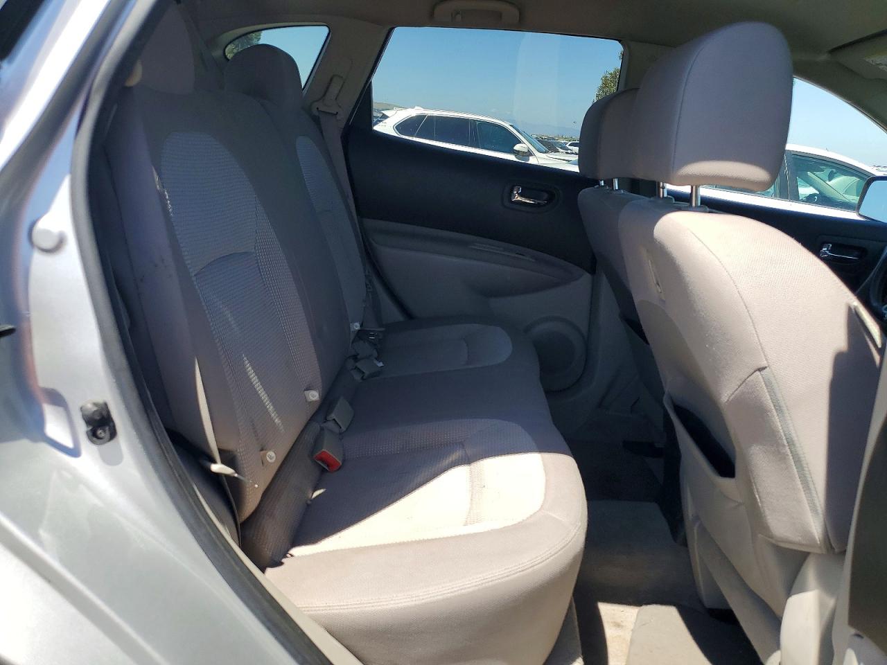 NISSAN ROGUE 2010 — 11