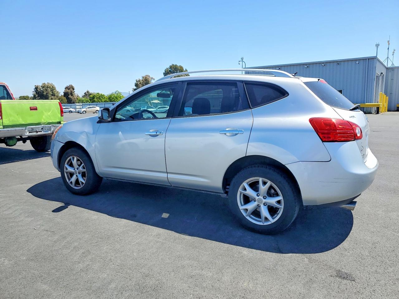 NISSAN ROGUE 2010 — 3