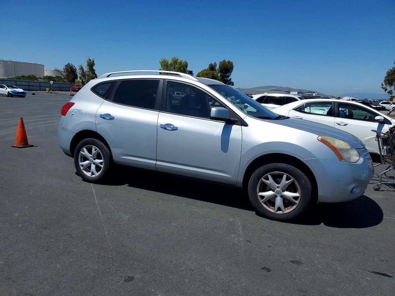 NISSAN ROGUE 2010 — 5