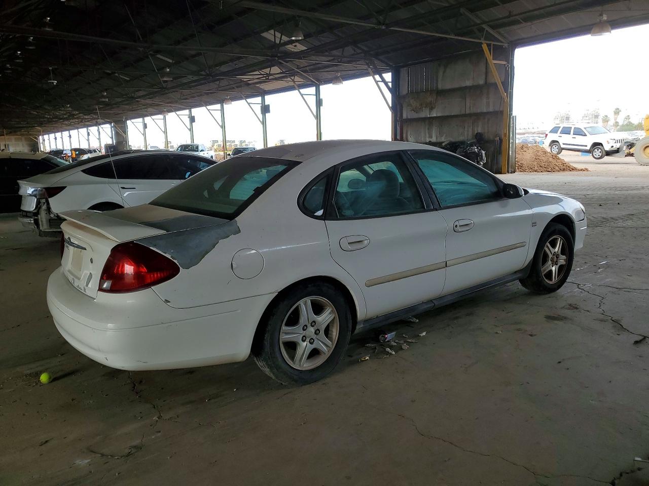 FORD TAURUS 2001 — 4