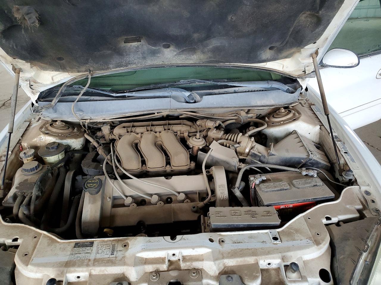 FORD TAURUS 2001 — 12
