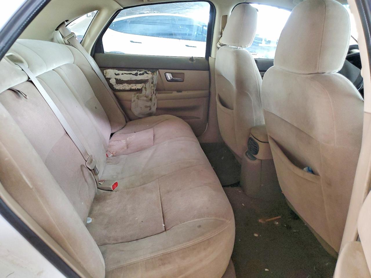 FORD TAURUS 2001 — 11