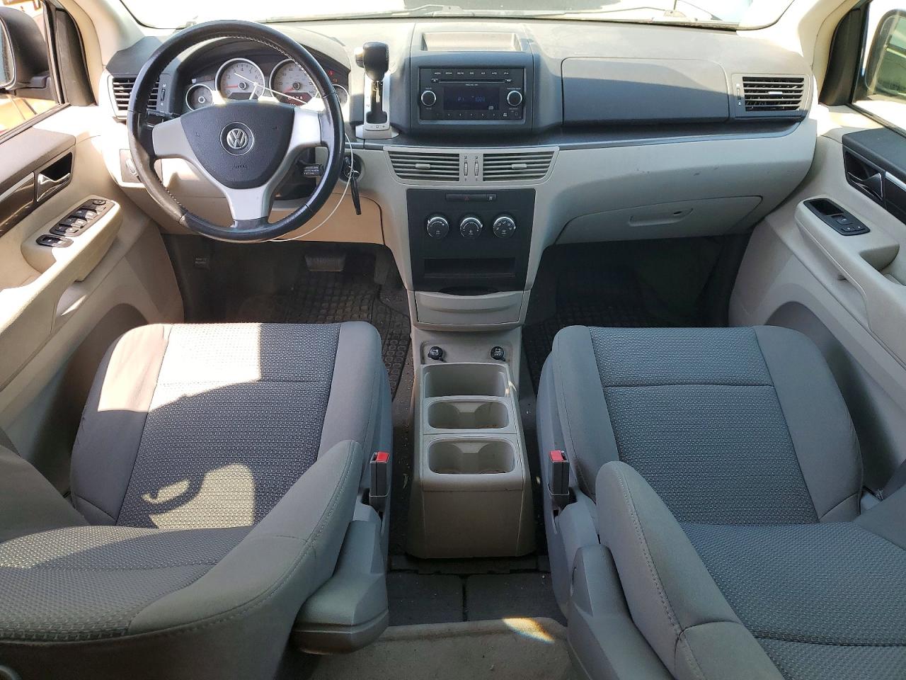 VOLKSWAGEN ROUTAN 2009 — 9