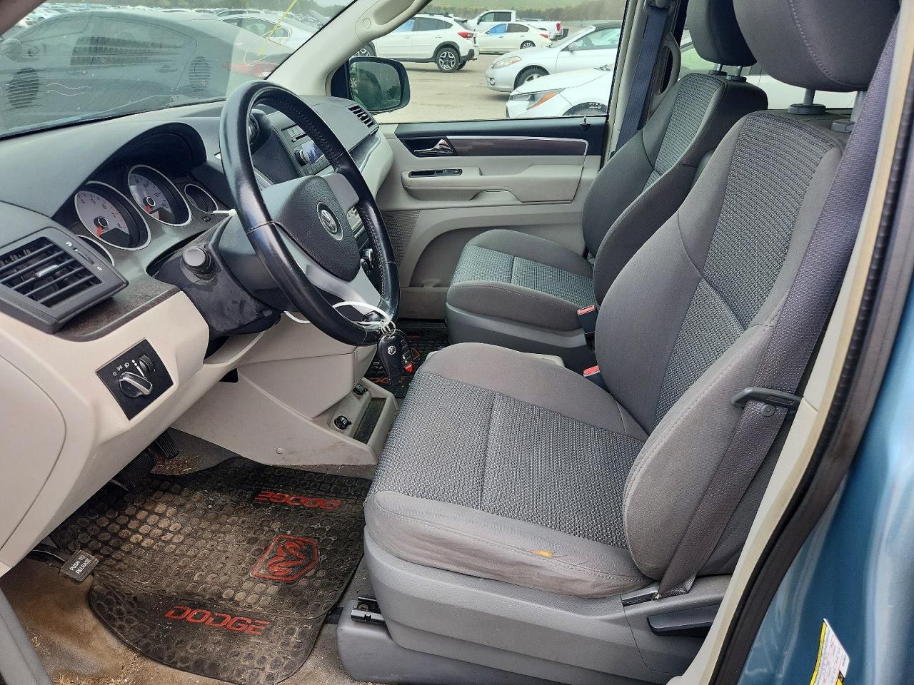 VOLKSWAGEN ROUTAN 2009 — 8