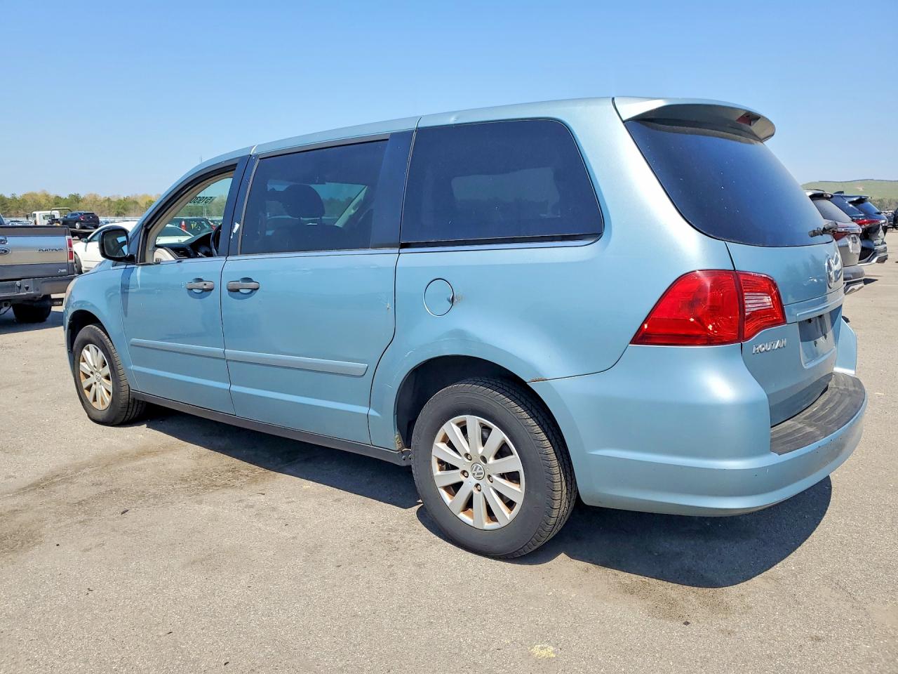VOLKSWAGEN ROUTAN 2009 — 3