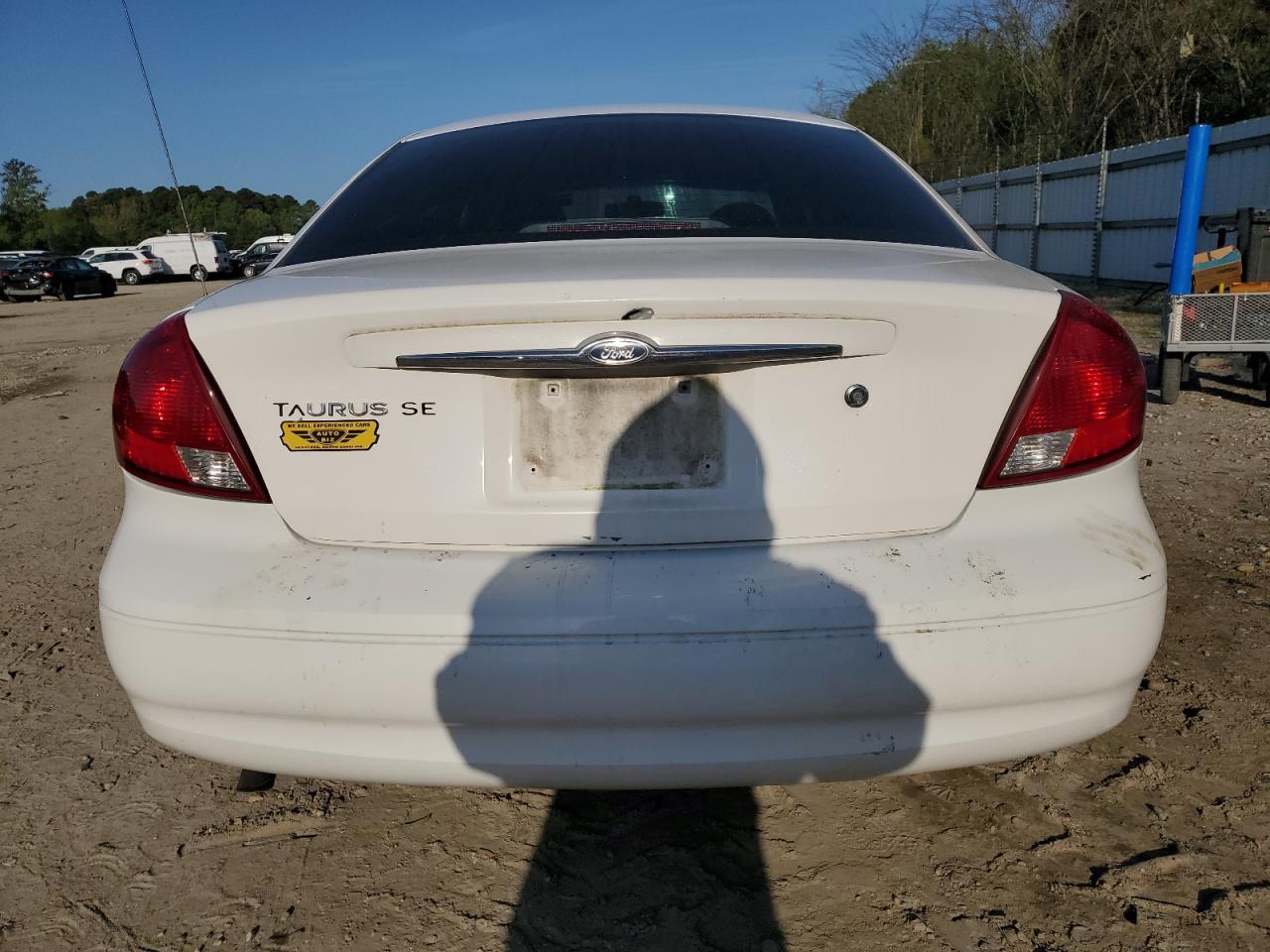 FORD TAURUS 2003 — 7