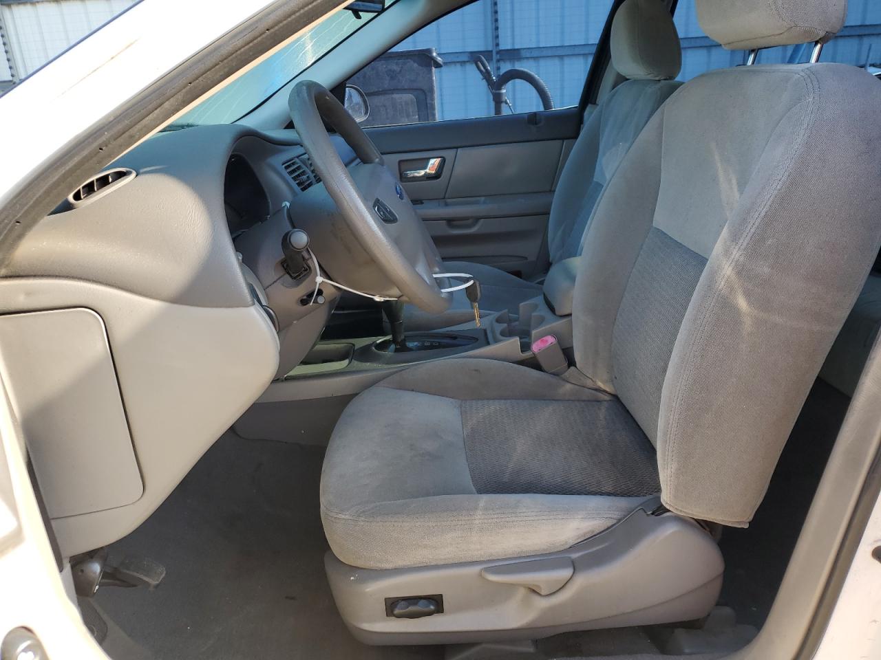 FORD TAURUS 2003 — 8