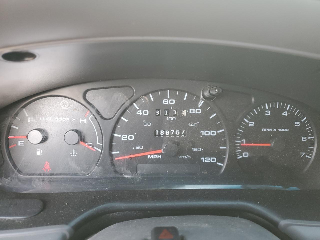 FORD TAURUS 2003 — 10