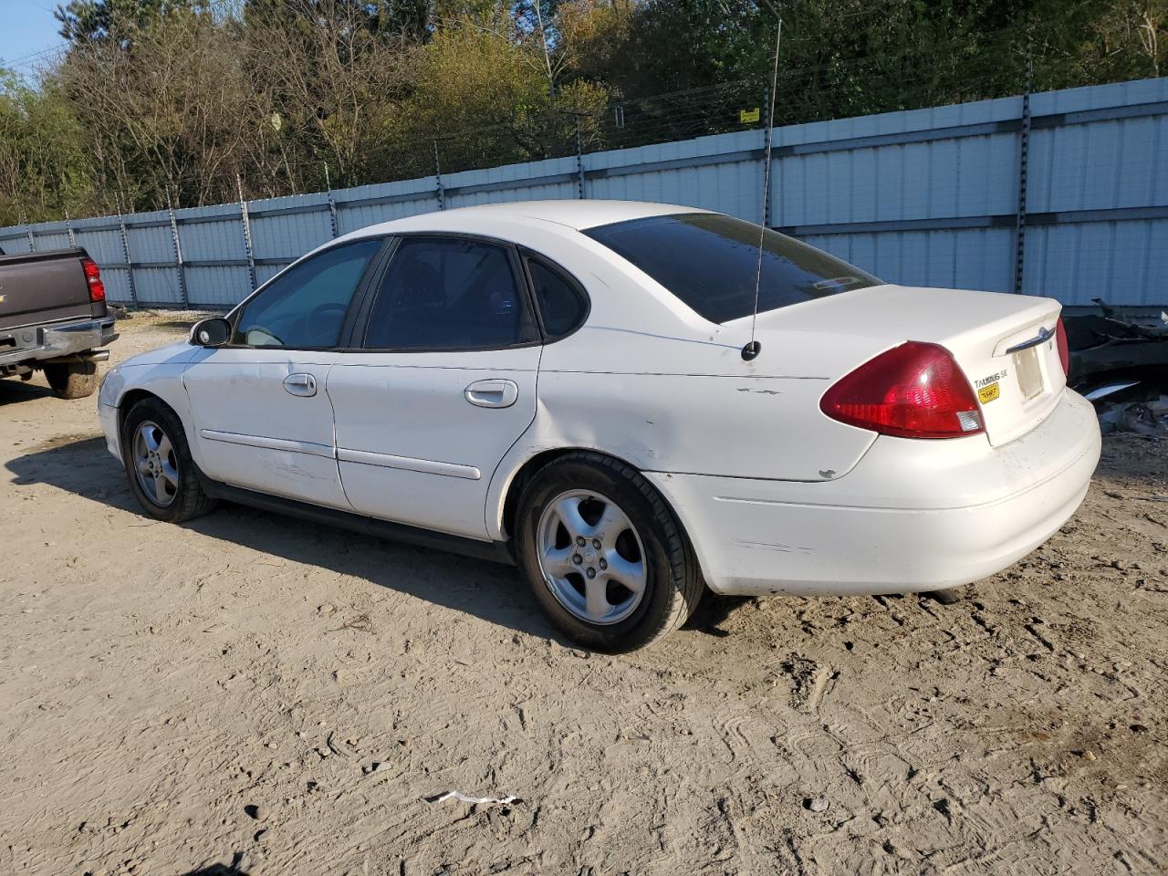 FORD TAURUS 2003 — 3
