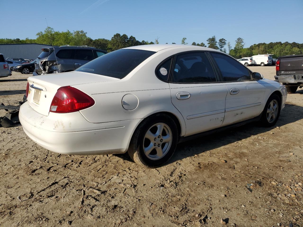 FORD TAURUS 2003 — 4