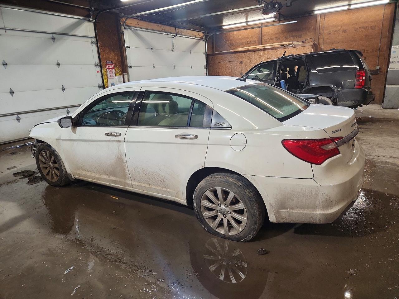 CHRYSLER 200 2013 — 3