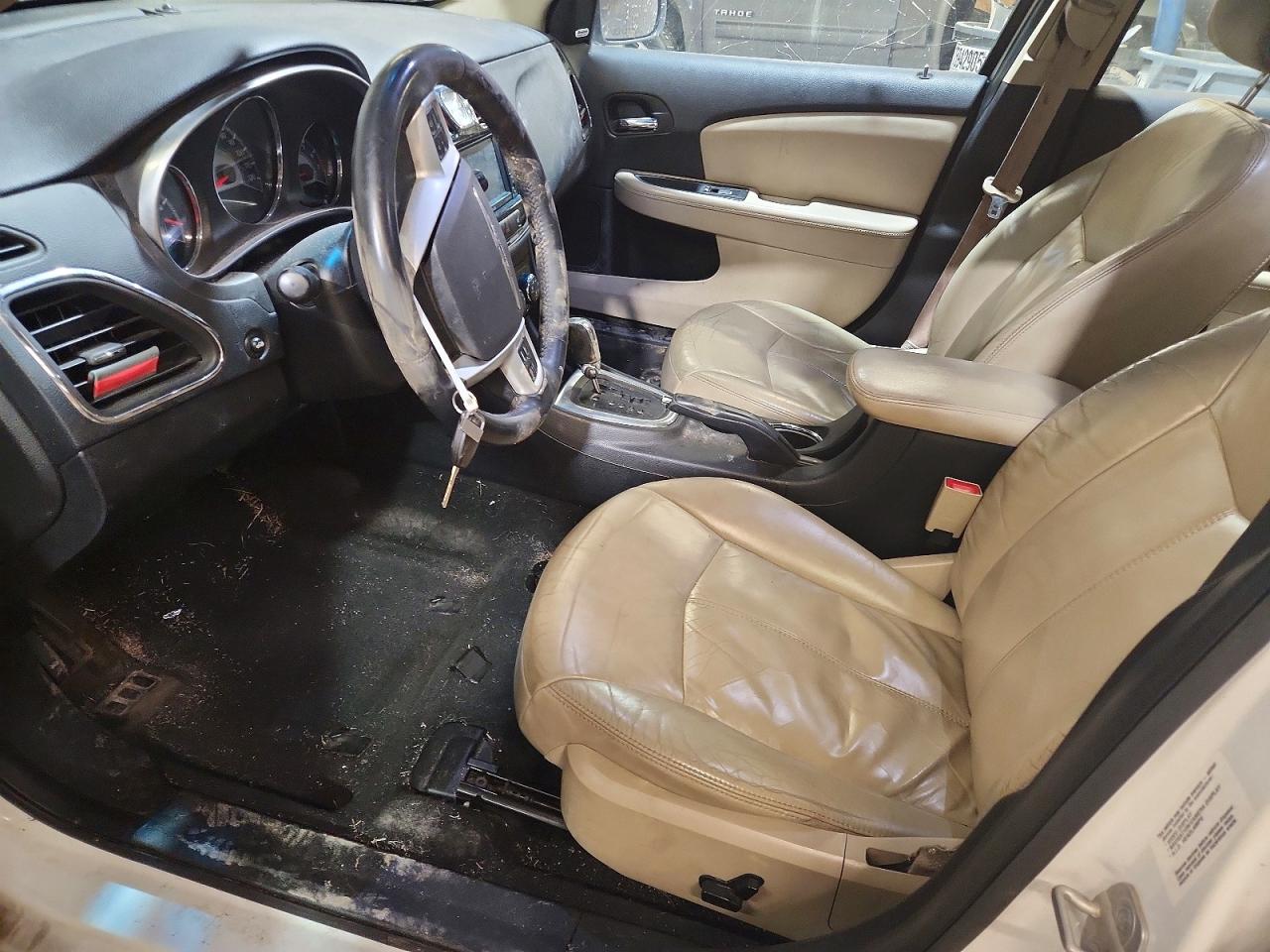 CHRYSLER 200 2013 — 8