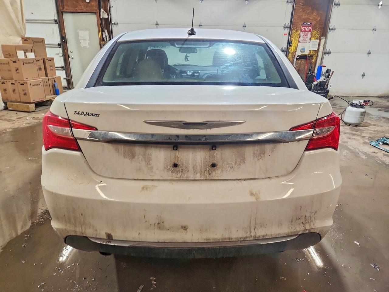 CHRYSLER 200 2013 — 7