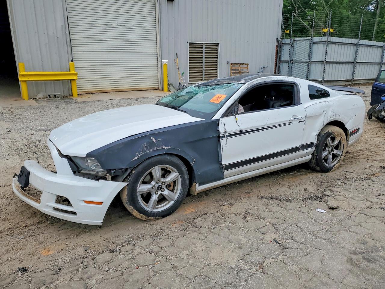 FORD MUSTANG 2014 — 2
