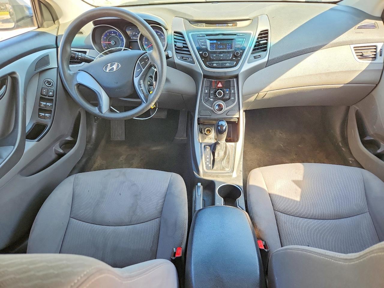 HYUNDAI ELANTRA 2016 — 9