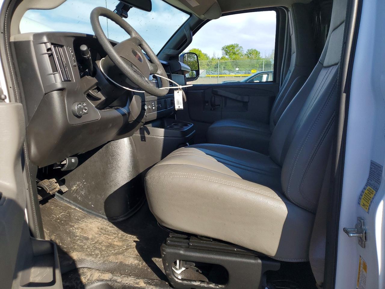 GMC SAVANA 2025 — 8