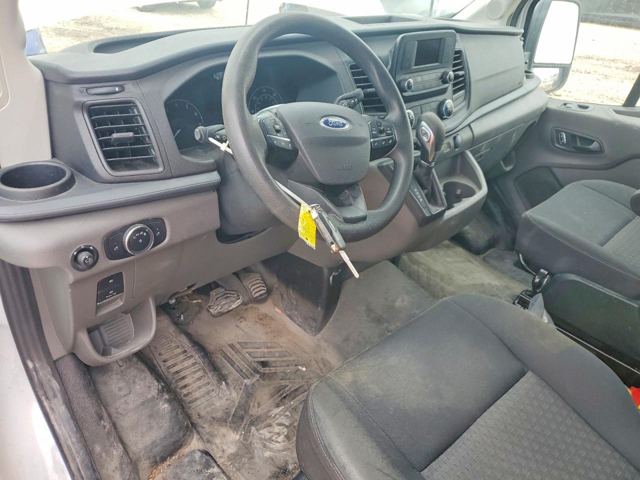FORD TRANSIT 2023 — 9