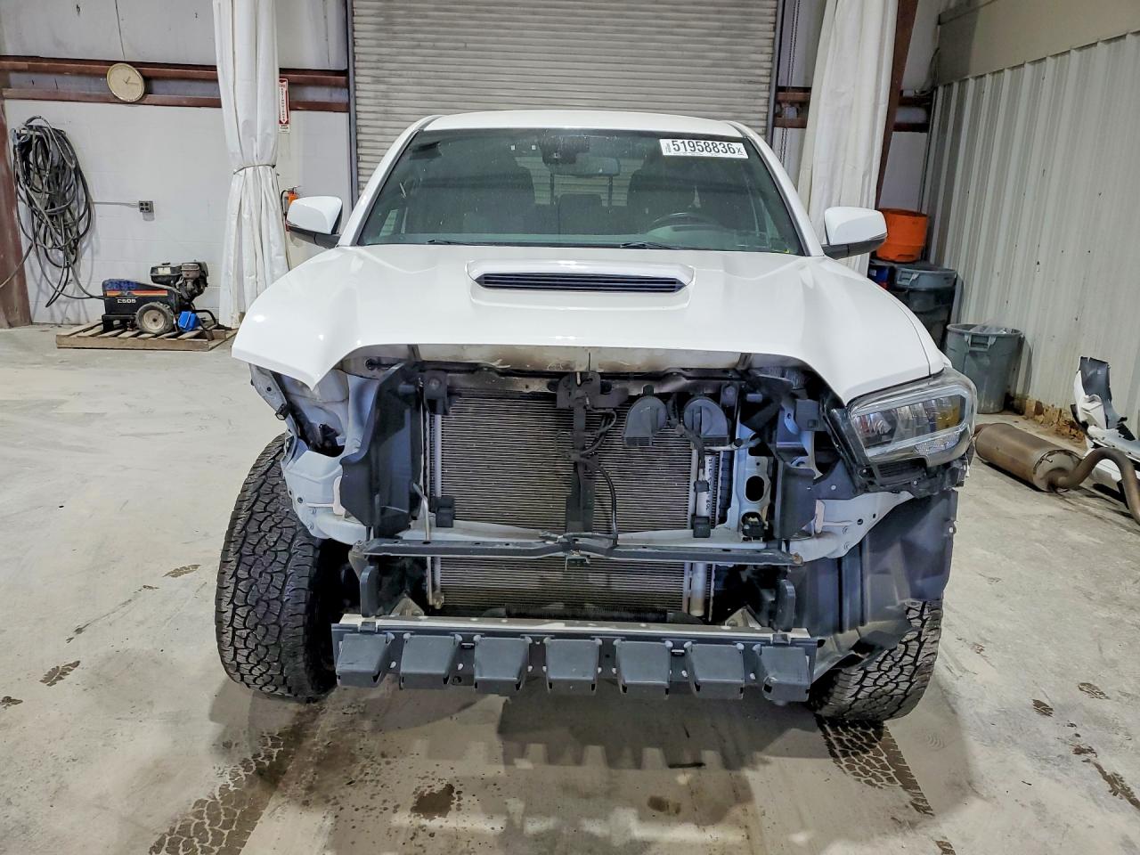 TOYOTA TACOMA 2021 — 6