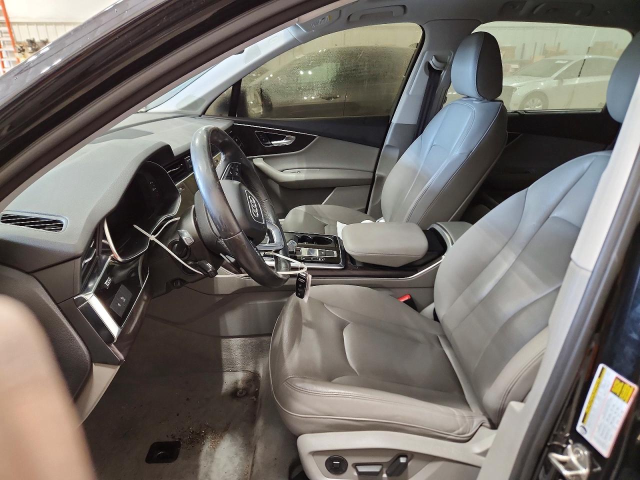 AUDI Q7 2022 — 8