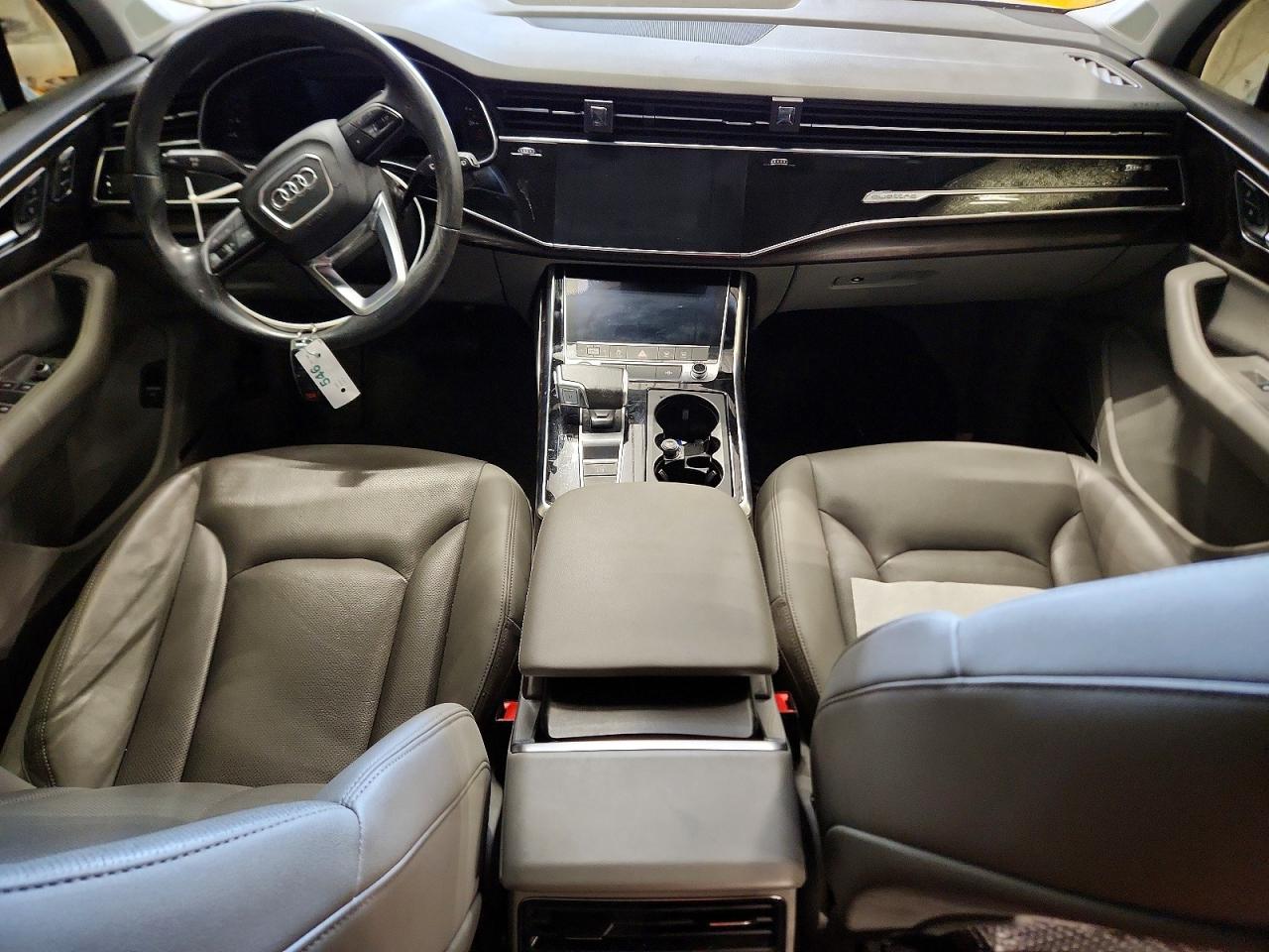 AUDI Q7 2022 — 9