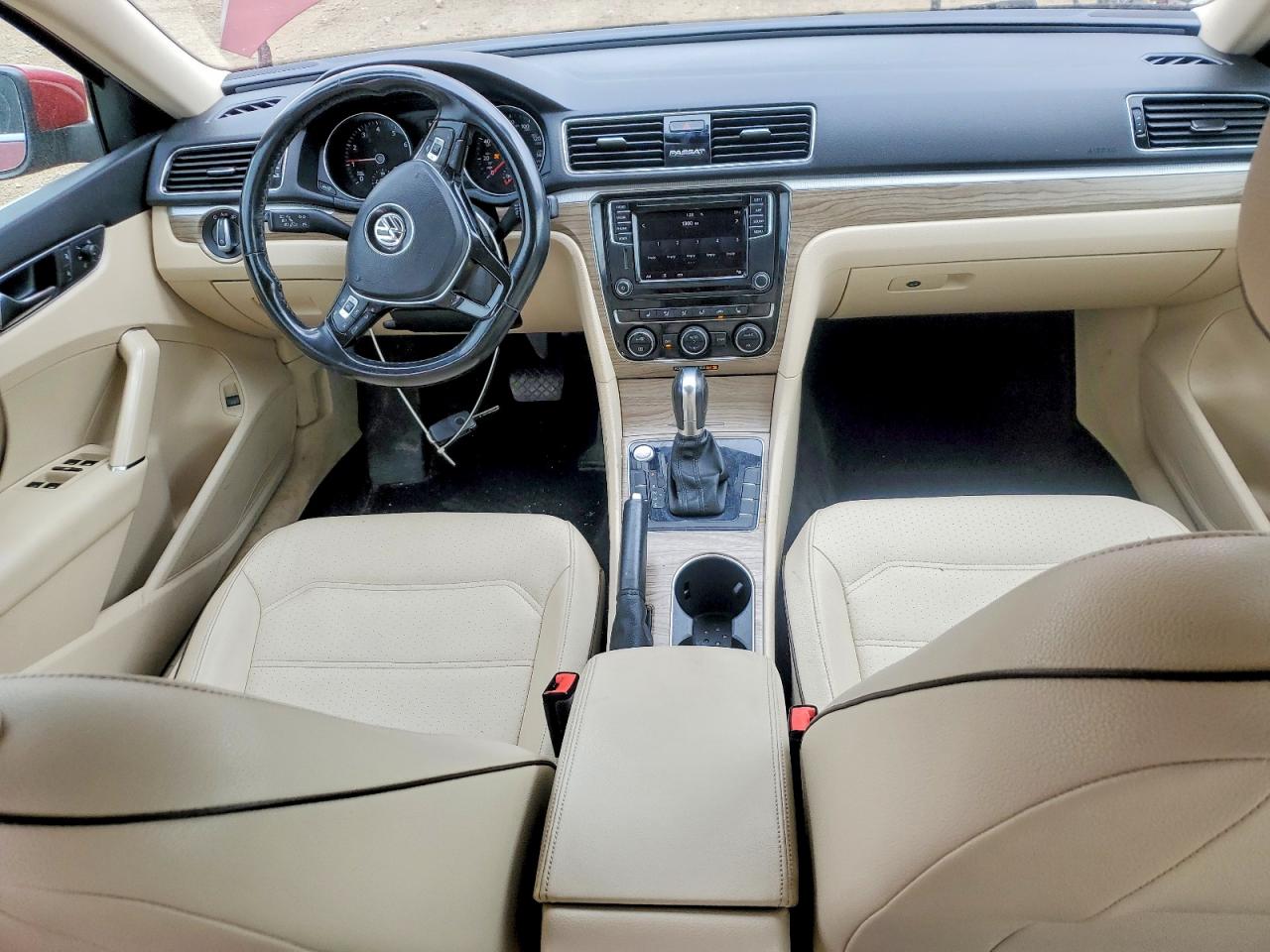VOLKSWAGEN PASSAT 2018 — 9