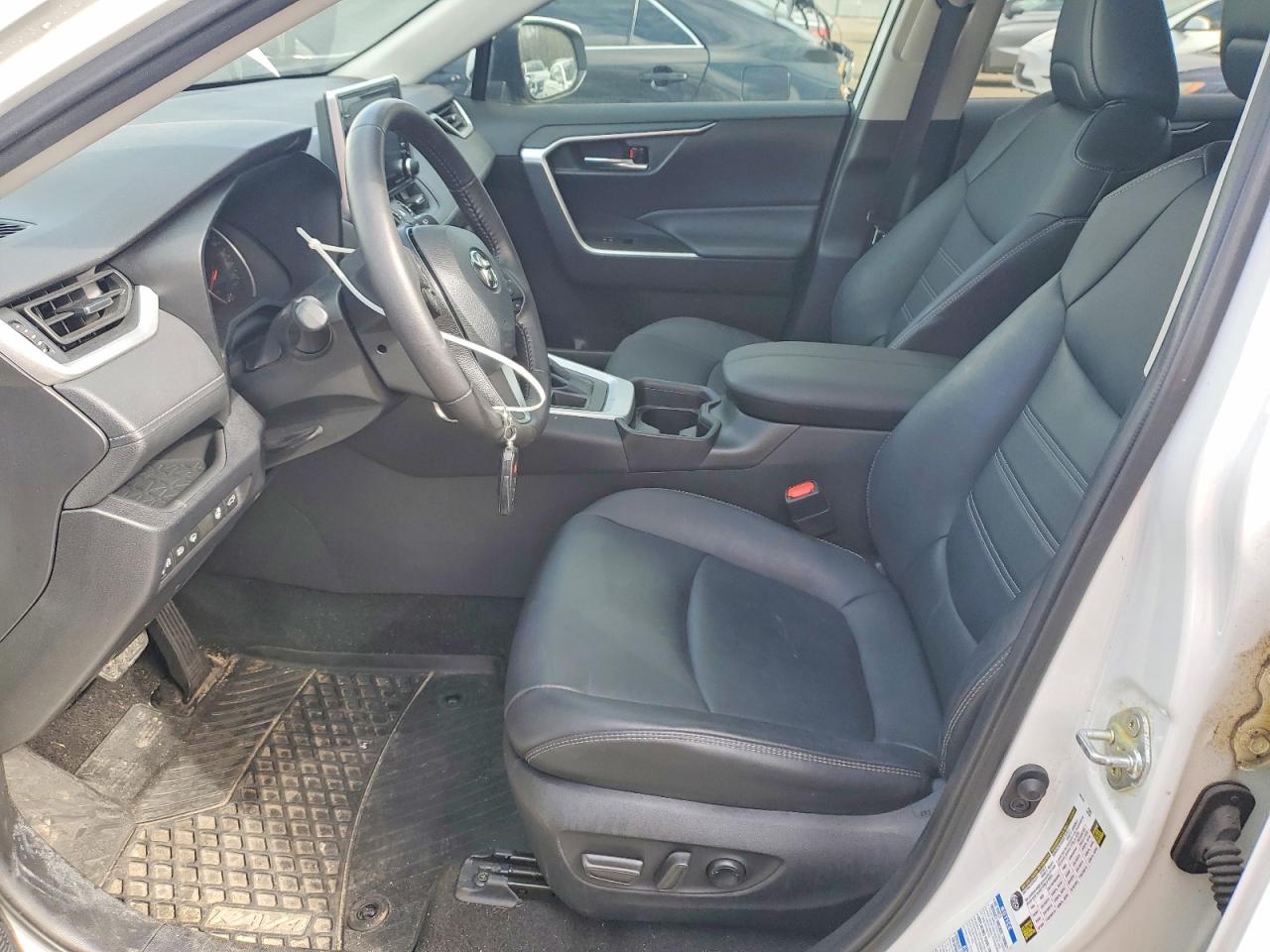 TOYOTA RAV4 2021 — 8