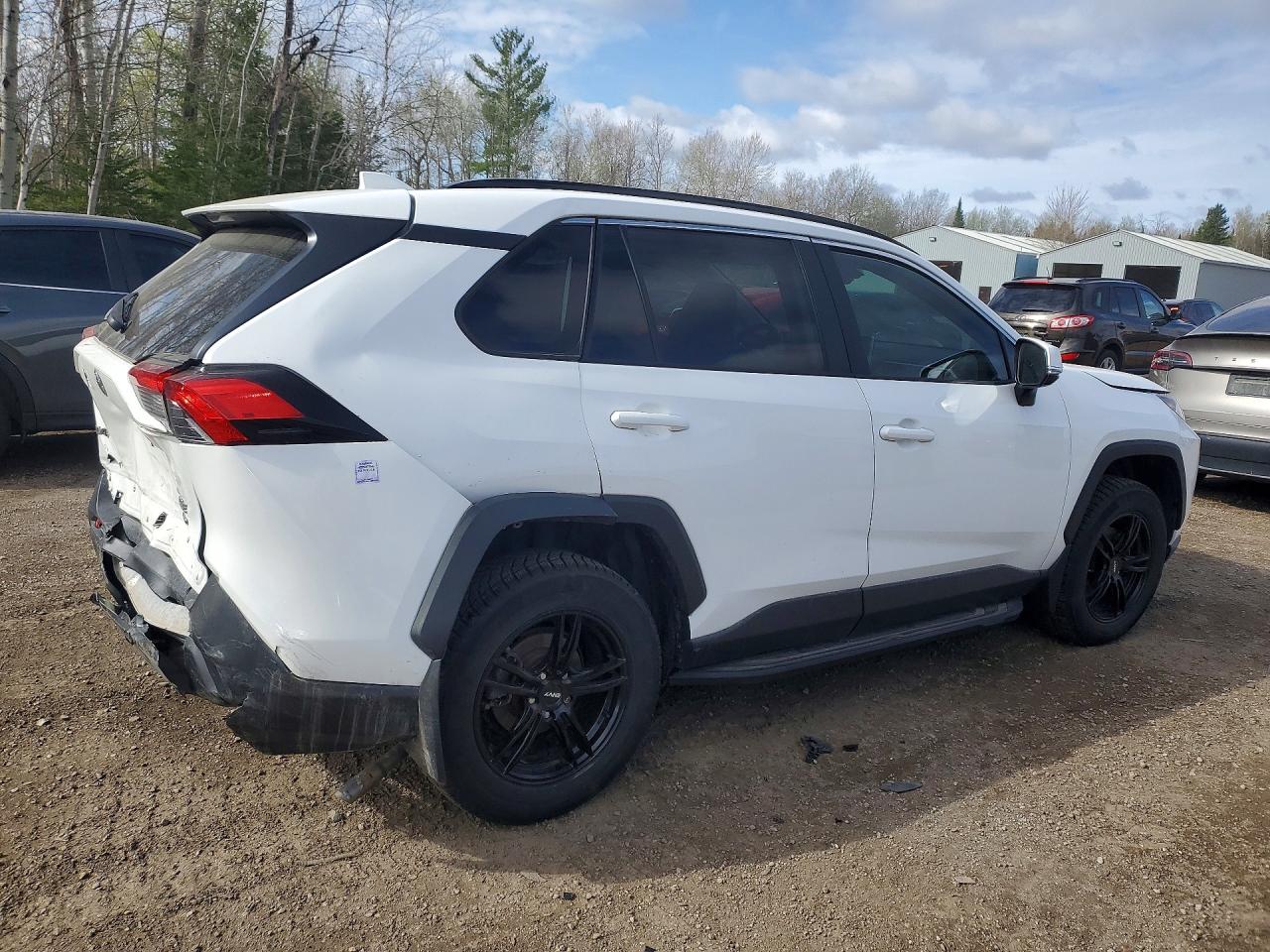 TOYOTA RAV4 2021 — 4