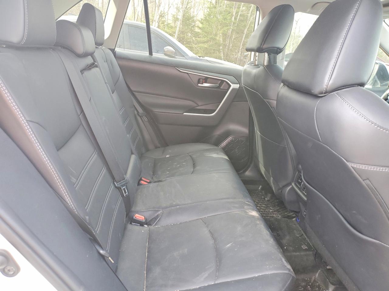 TOYOTA RAV4 2021 — 12