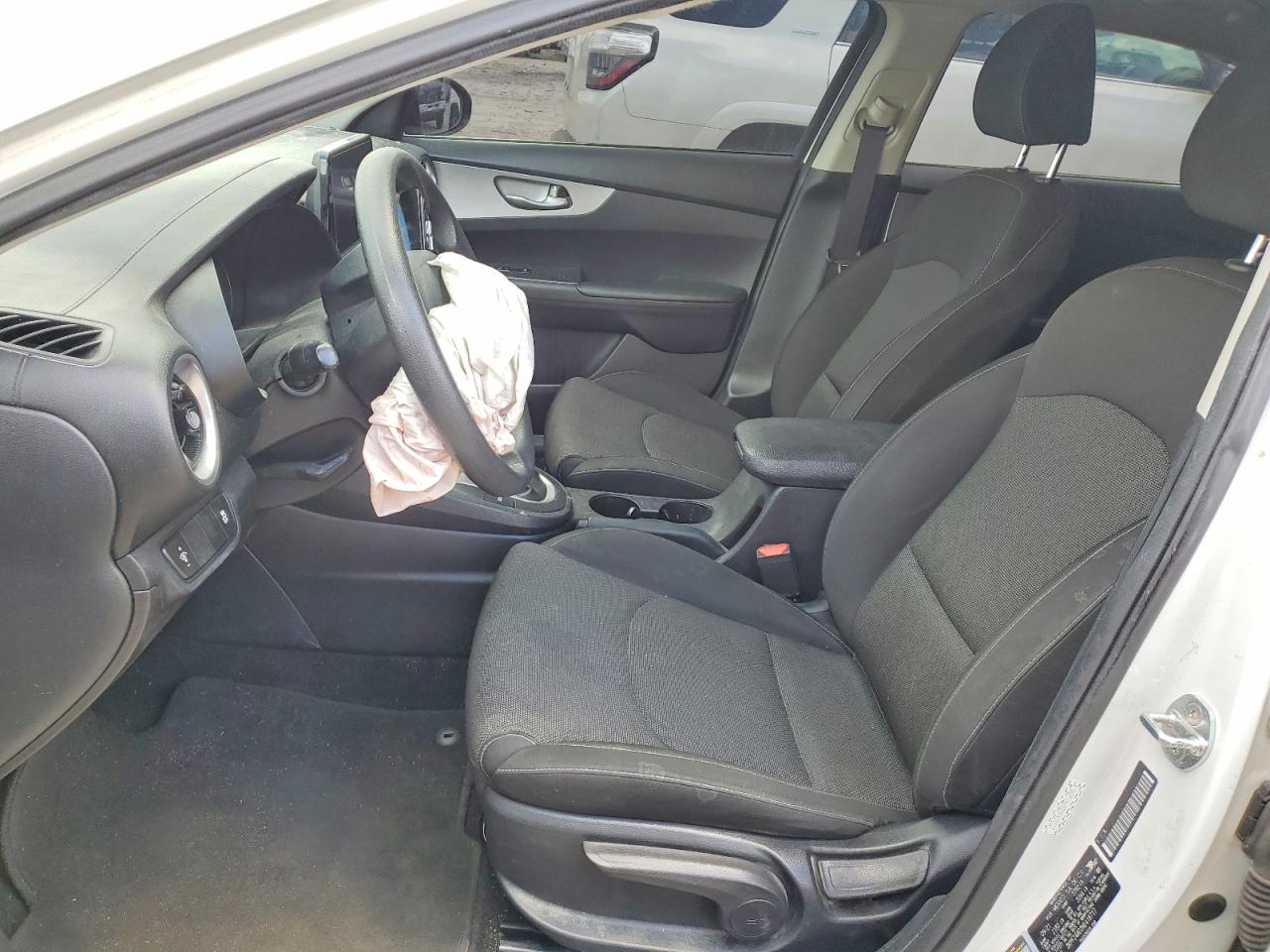 KIA FORTE 2022 — 8