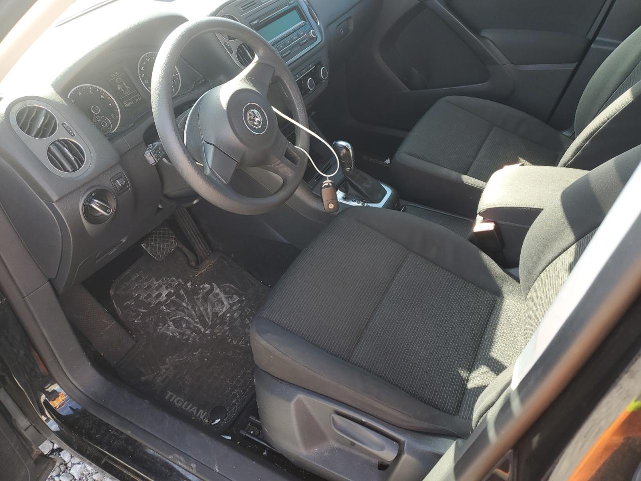 VOLKSWAGEN TIGUAN 2012 — 8