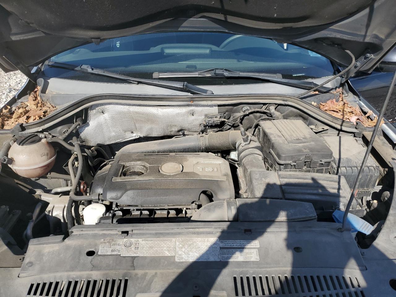 VOLKSWAGEN TIGUAN 2012 — 12