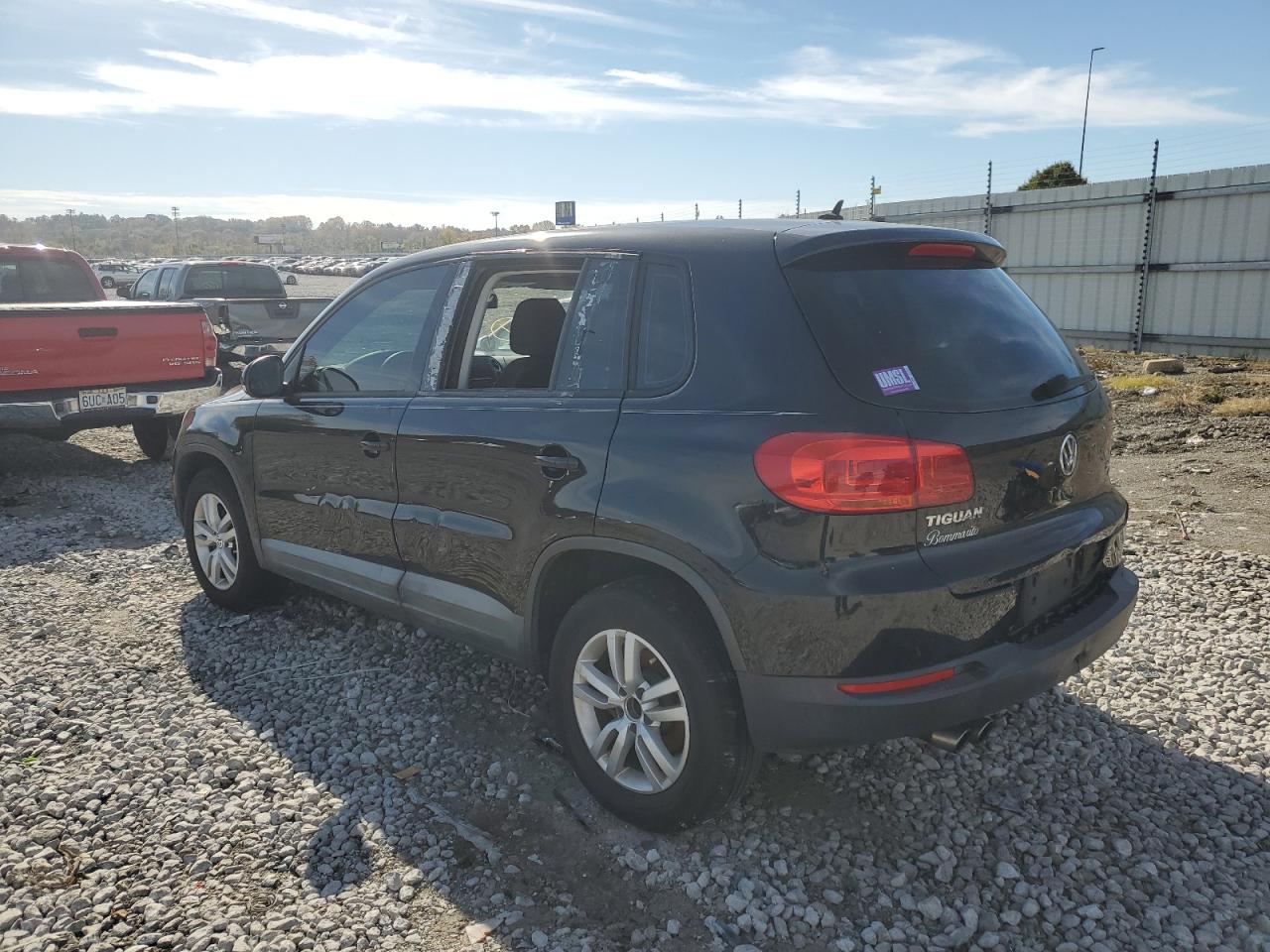 VOLKSWAGEN TIGUAN 2012 — 3