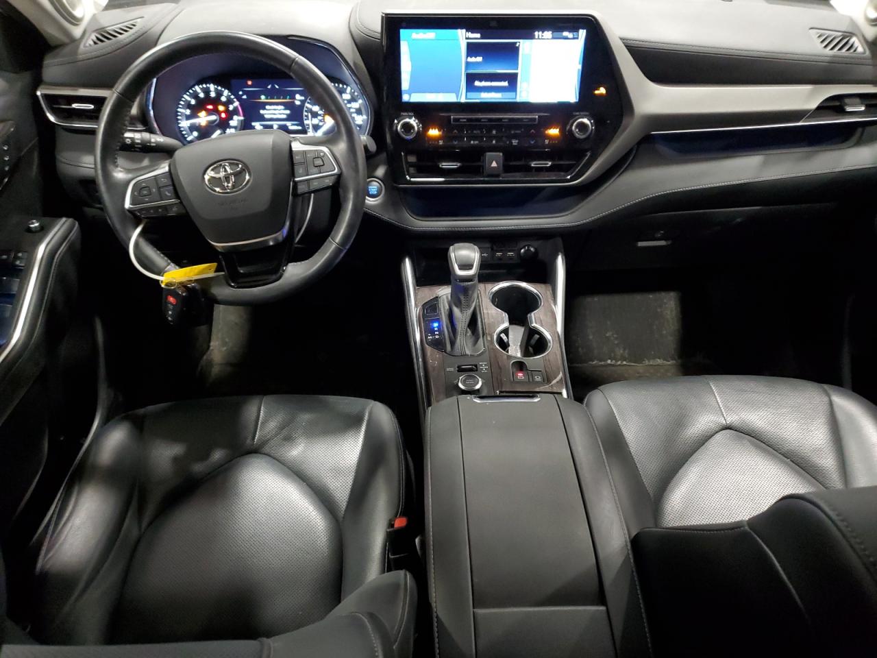 TOYOTA HIGHLANDER 2021 — 9