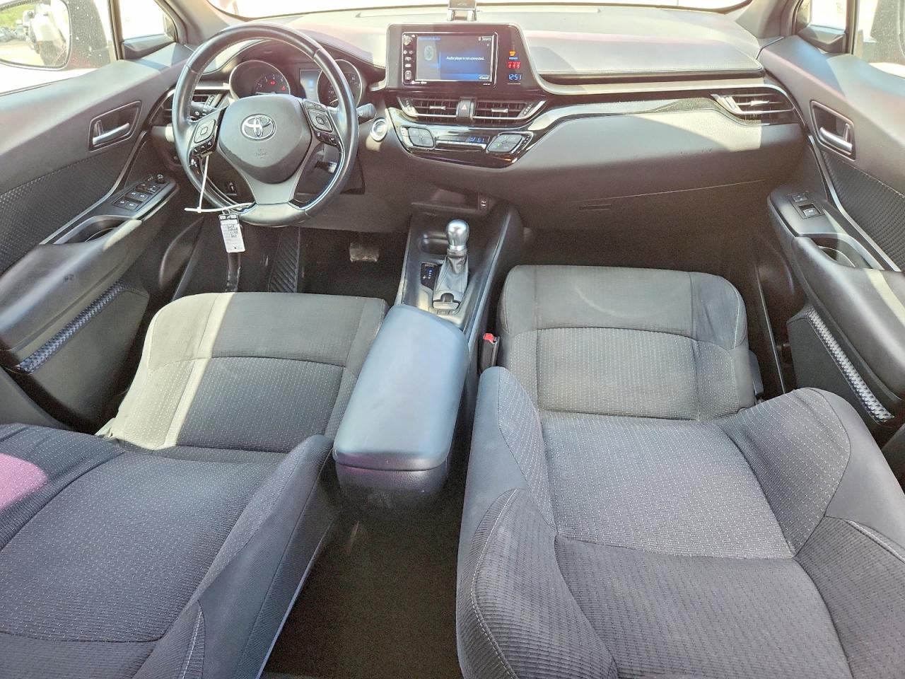 TOYOTA C-HR 2018 — 9