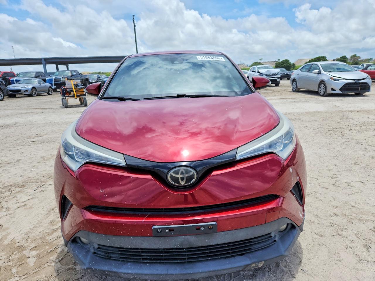 TOYOTA C-HR 2018 — 6