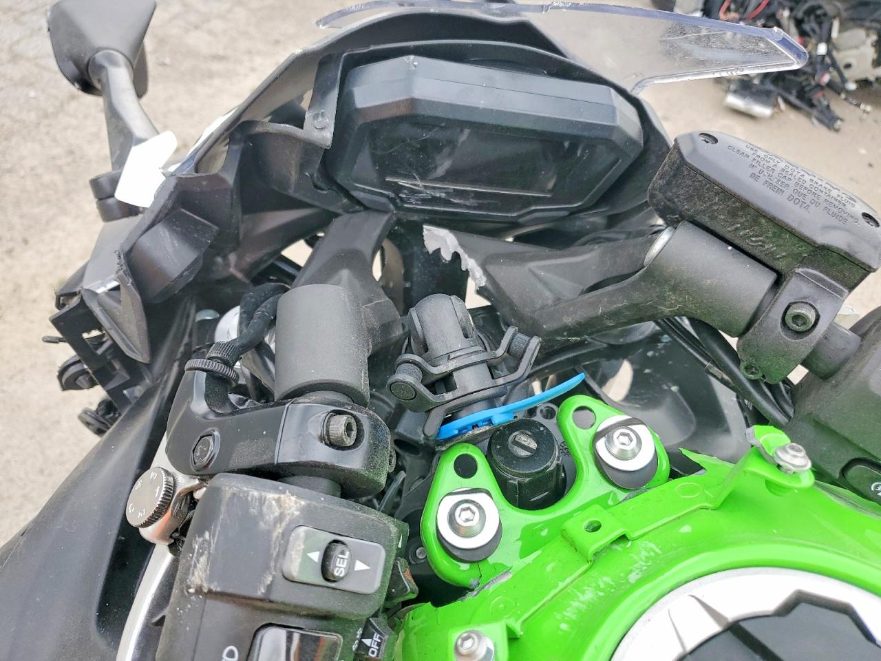 KAWASAKI EX650 2025 — 8