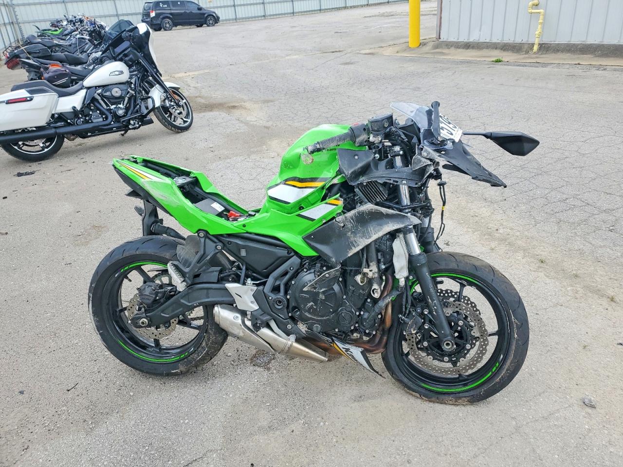 KAWASAKI EX650 2025 — 2