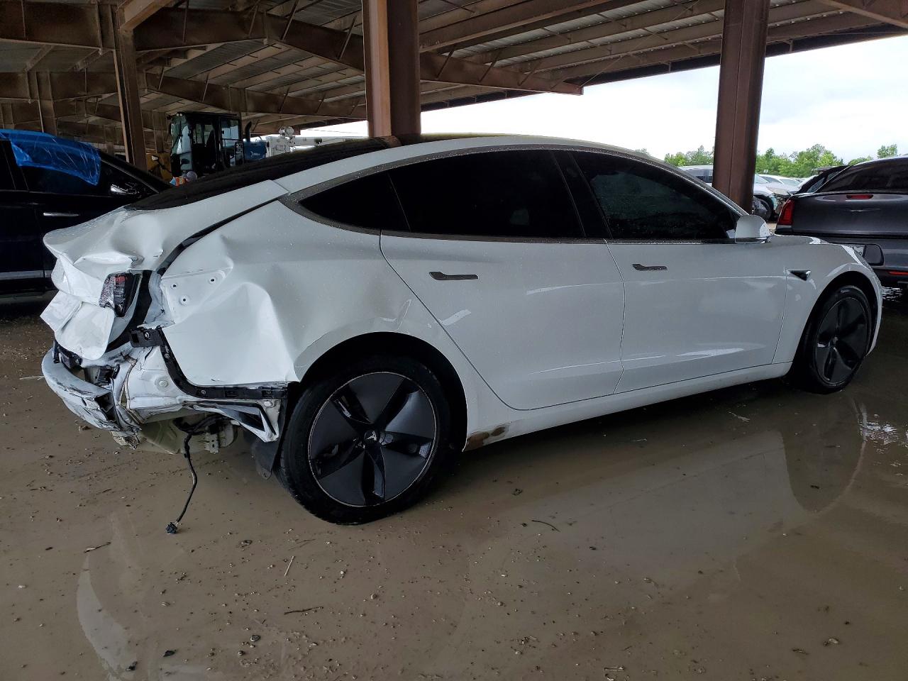 TESLA MODEL 3 2018 — 4