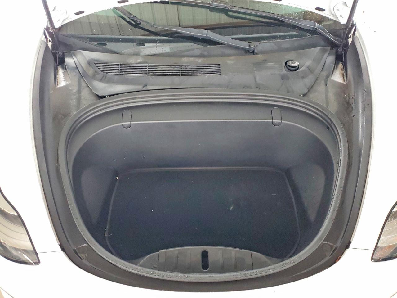 TESLA MODEL 3 2018 — 13