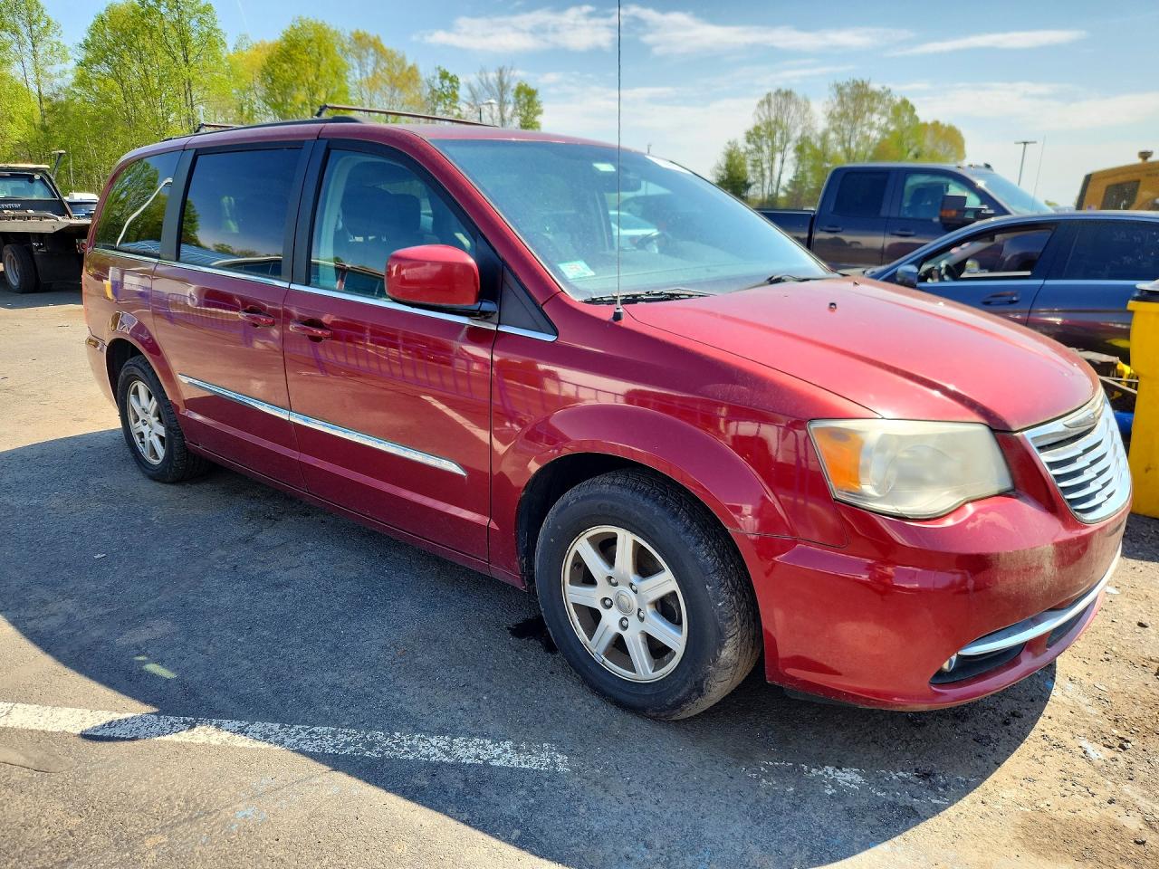 CHRYSLER TOWN & COUNTRY 2012 — 5