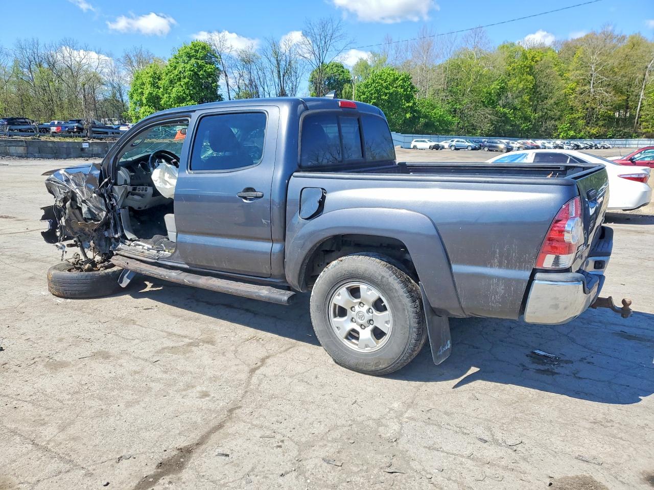 TOYOTA TACOMA 2014 — 3