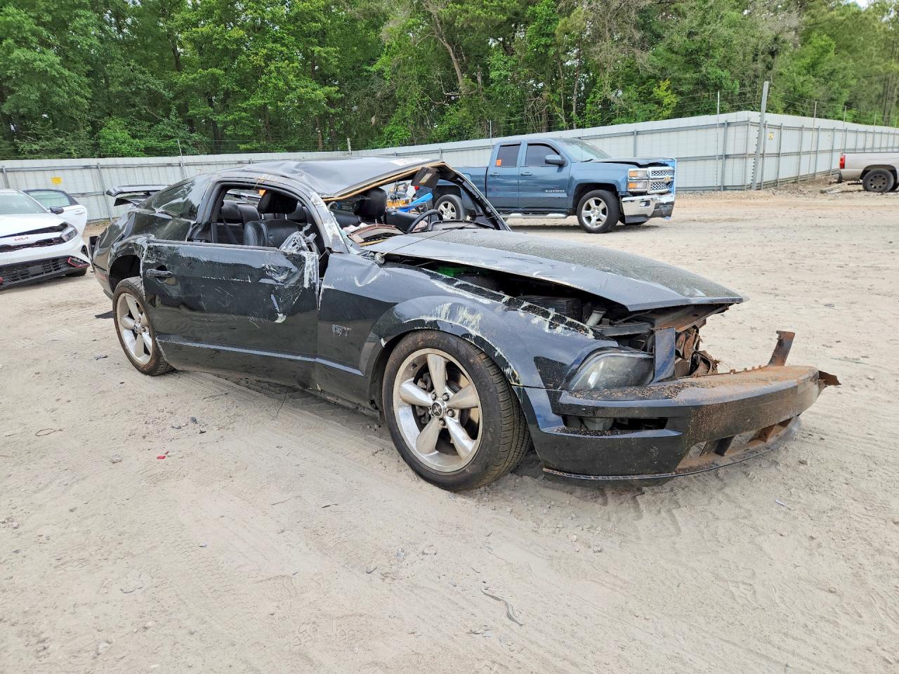 FORD MUSTANG 2006 — 5