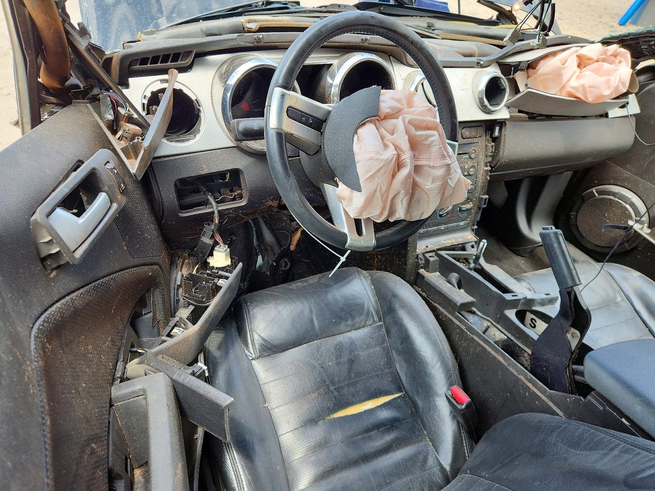 FORD MUSTANG 2006 — 9