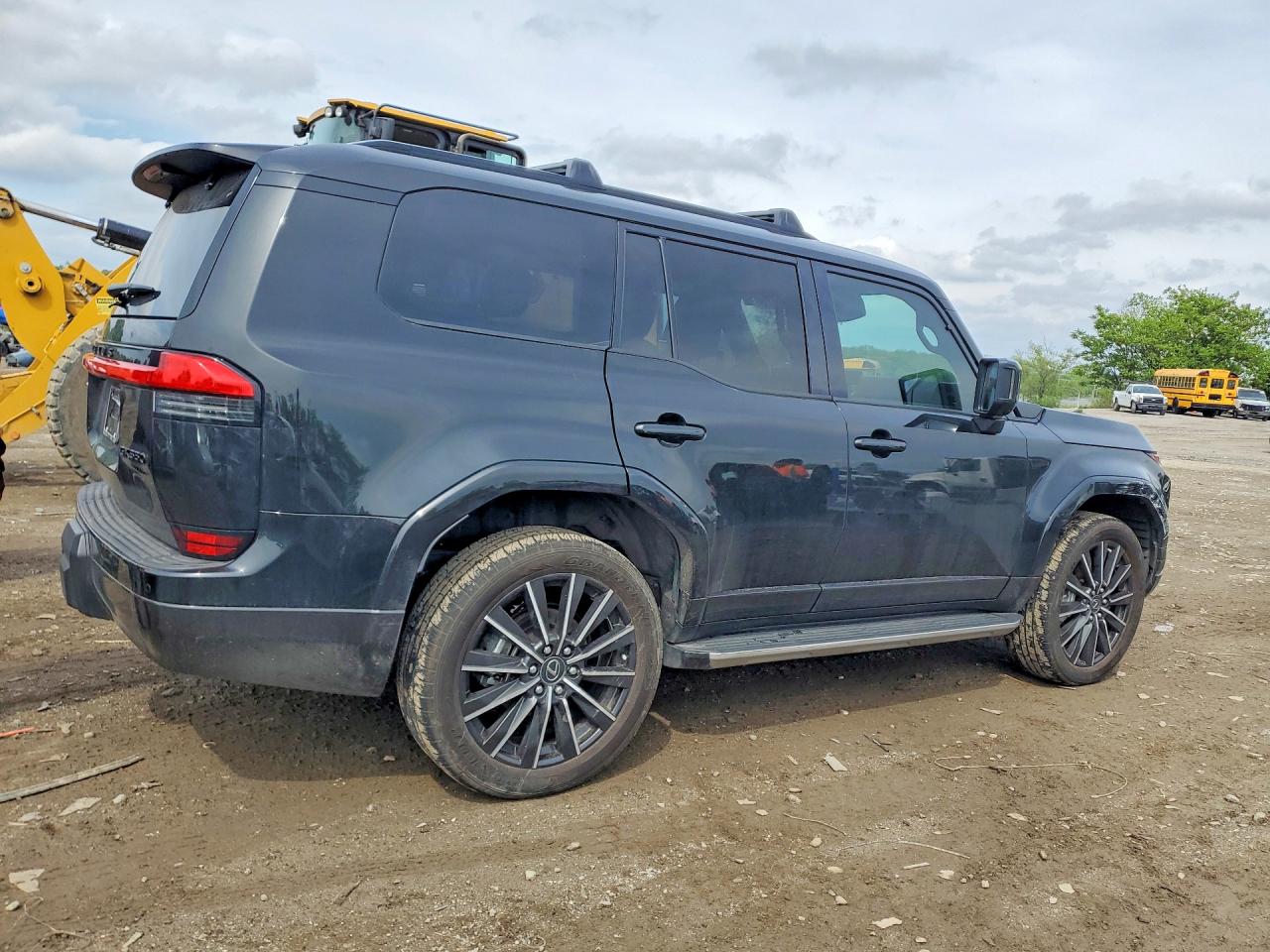 LEXUS GX 2024 — 4